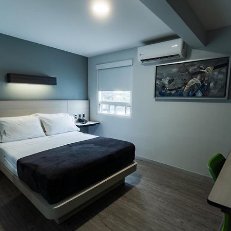 Hotel Lemon Green -Zona Expo Frente Al Centro De Convenciones Гвадалахара Экстерьер фото