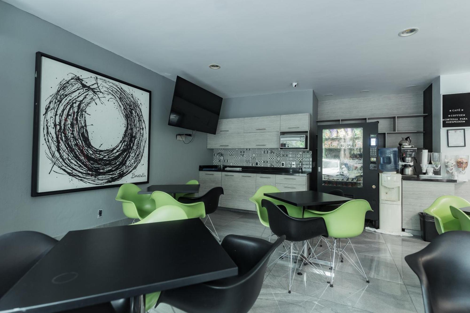 Hotel Lemon Green -Zona Expo Frente Al Centro De Convenciones Гвадалахара Экстерьер фото